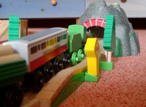 Henry f&auml;hrt in den Tunnel